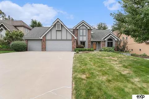 15415 Hickory St, Omaha, NE 68144