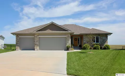 1090 Cedar Cir, Springfield, NE 68059