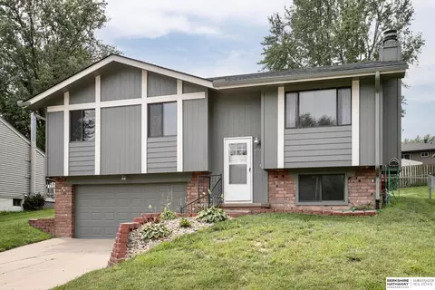 8709 Granville Pkwy, La Vista, NE 68128