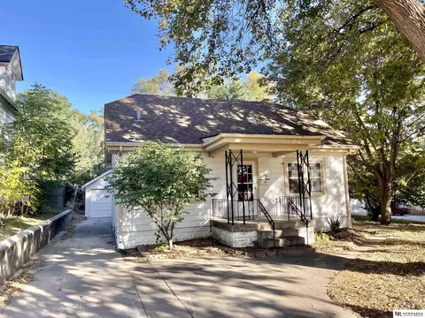 2039 N 62 St, Omaha, NE 68104