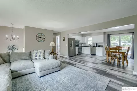 235 W Florence Ave, Glenwood, IA 51534