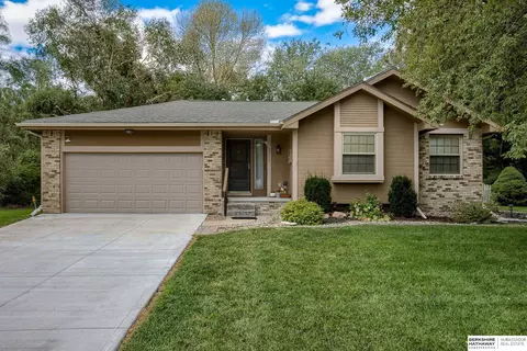 2111 Corn Dr, Papillion, NE 68046