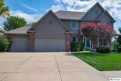 3825 S 181st St, Omaha, NE 68130
