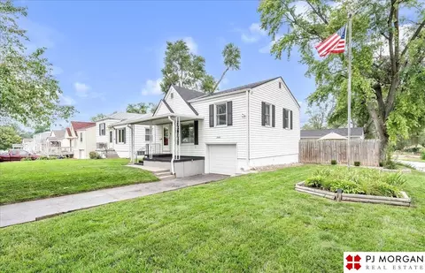 2502 Sharon Dr, Omaha, NE 68112