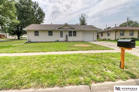 7141 Kearney Ave, Lincoln, NE 68507
