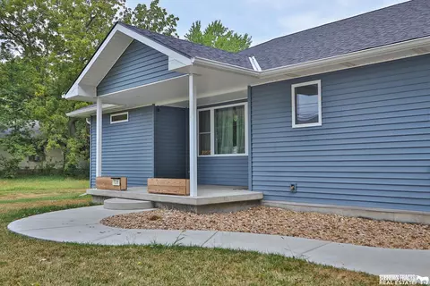 728 W Mary St, Beatrice, NE 68310 photo 4
