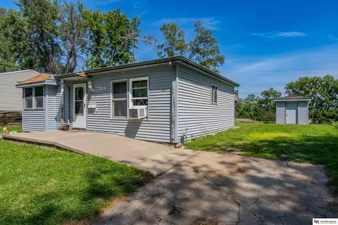 7401 S 70th St, La Vista, NE 68128