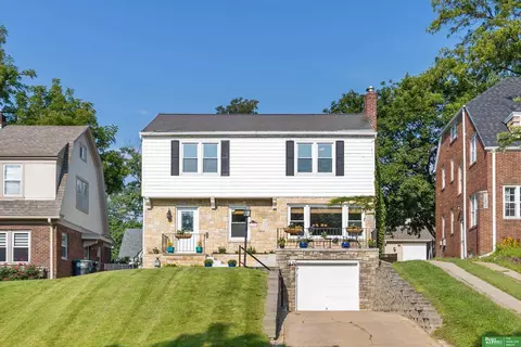 1316 N 52nd St, Omaha, NE 68132