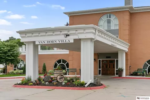 3001 S 51st Street Ct #216, Lincoln, NE 68506