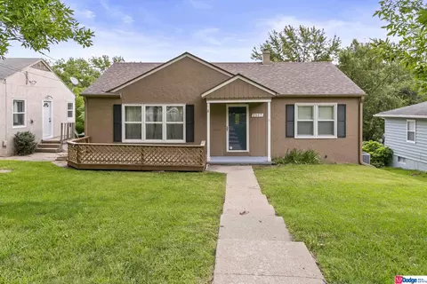 2517 N 66 Ave, Omaha, NE 68104