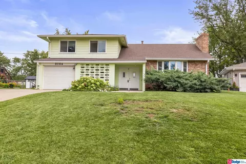 8164 Robin Hill Ave, Ralston, NE 68127