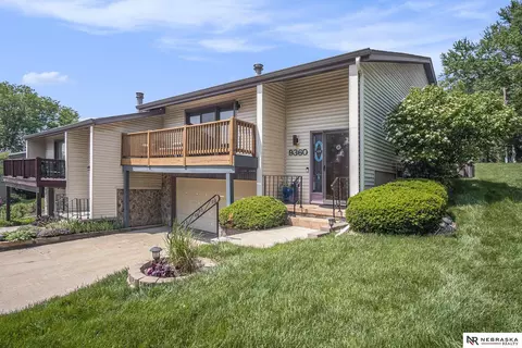9360 Parker St, Omaha, NE 68114