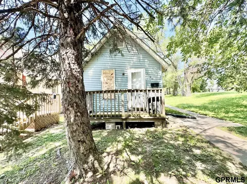 4006 Decatur St, Omaha, NE 68111