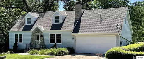 326 Bellevue Blvd, Bellevue, NE 68005