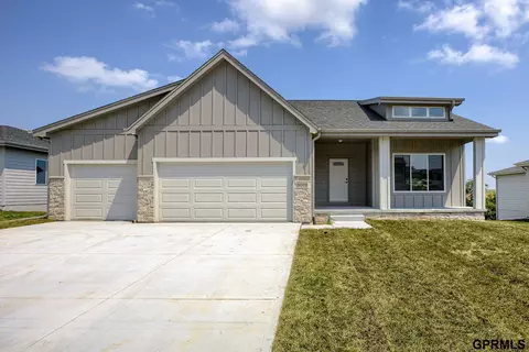 11009 N 169 St, Bennington, NE 68007