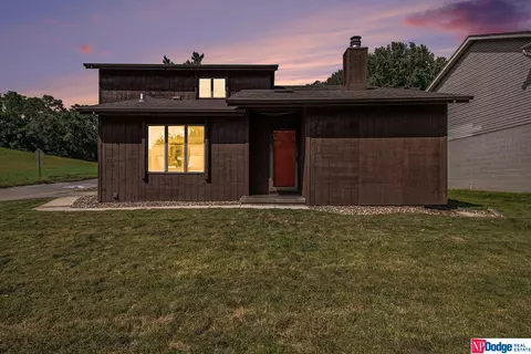 7918 Potter Plz, Omaha, NE 68122