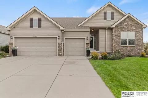 8151 N 159th St, Bennington, NE 68007