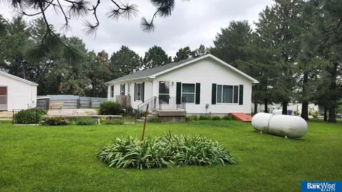15918 Kiser Rd, Louisville, NE 68037