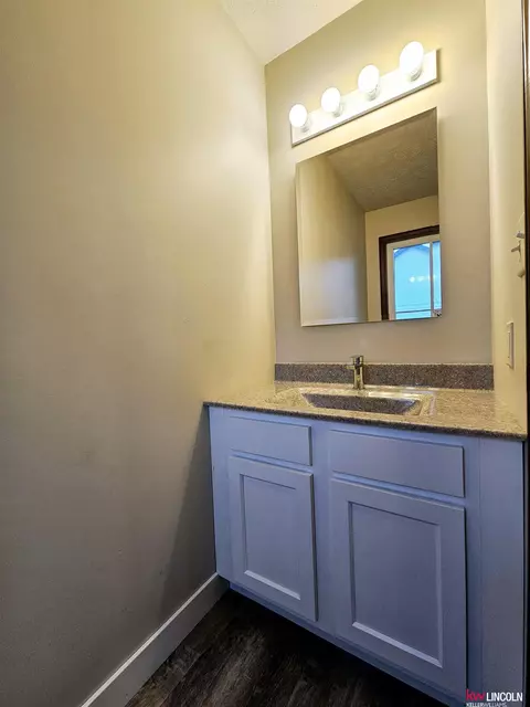 Bath - 701 S Maltby Ave, Sutton, NE 68979 photo 2 of 4