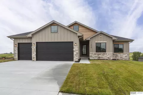11026 S 217th St, Gretna, NE 68028