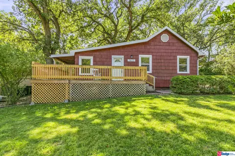 7623 Highland St, Ralston, NE 68127