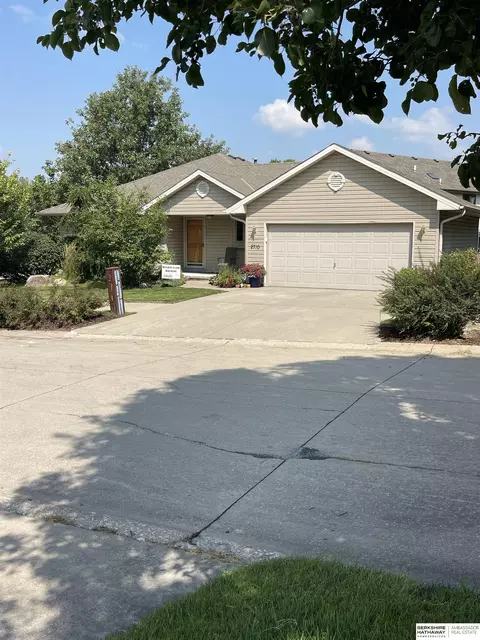 2710 Tara Hills St, Council Bluffs, IA 51503