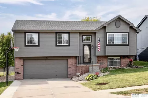 11907 Mary St, Omaha, NE 68164
