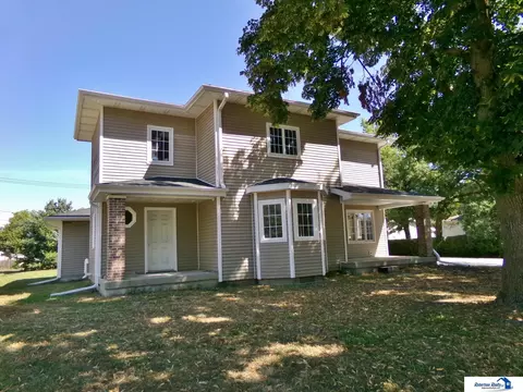 692 W Court St, Beatrice, NE 68310