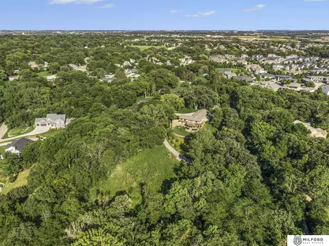 21936 Rustic Ridge Rd, Omaha, NE 68022