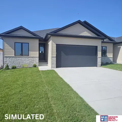 10605 Majestic Ln, Lincoln, NE 68527