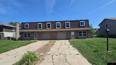 6615 N 6617 N 65 St, Omaha, NE 68152