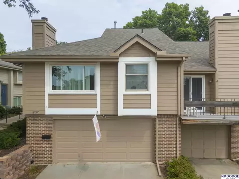 5564 Shirley St, Omaha, NE 68106