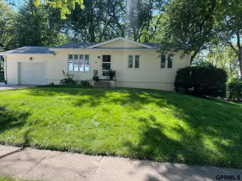 708 Terrace Ave, Bellevue, NE 68005