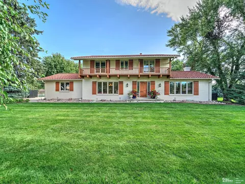 21575 Bonanza Blvd, Omaha, NE 68022