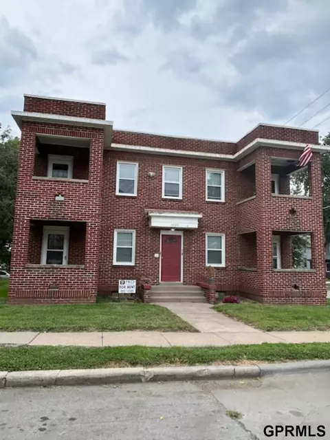1020 N 41 St, Omaha, NE 68131