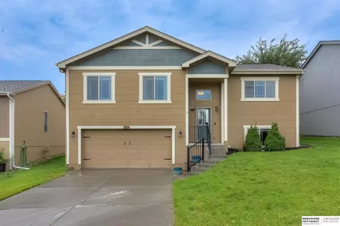 16918 Tibbles St, Omaha, NE 68116