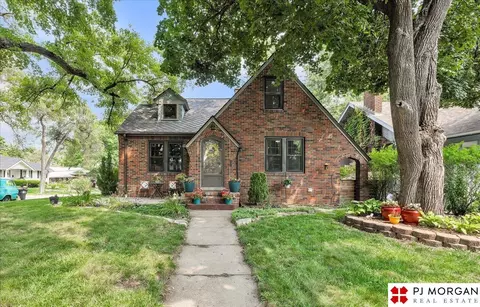 1101 S 52nd St, Omaha, NE 68106