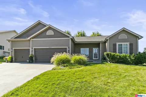 19879 H St, Omaha, NE 68135