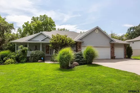 19217 Spyglass Ct, Plattsmouth, NE 68048