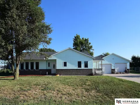 530 Mada St, Hallam, NE 68368