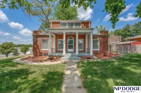 6852 Dodge St, Omaha, NE 68132