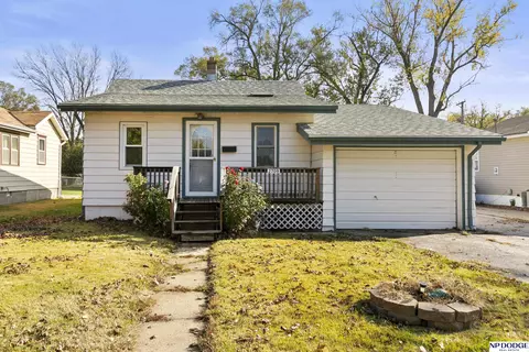 2709 Calhoun St, Bellevue, NE 68005