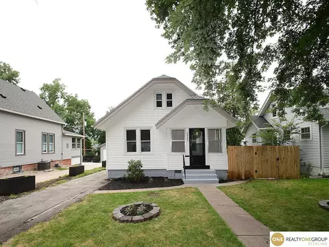 2320 N 62 St, Omaha, NE 68104