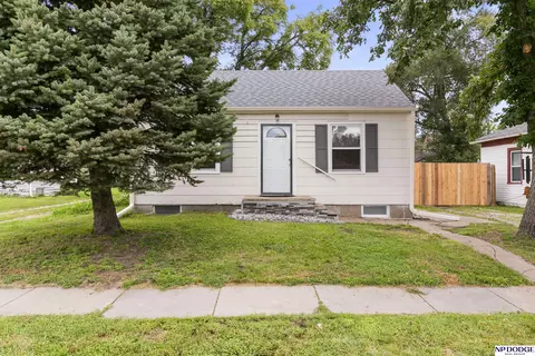1330 E 6th St, Fremont, NE 68025