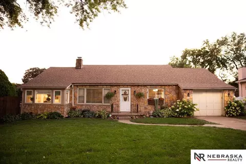 316 Bellevue Blvd N, Bellevue, NE 68005