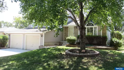 841 W Jennifer Dr, Lincoln, NE 68521