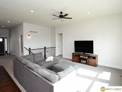 815 N 10th Ave, Springfield, NE 68059 photo 6