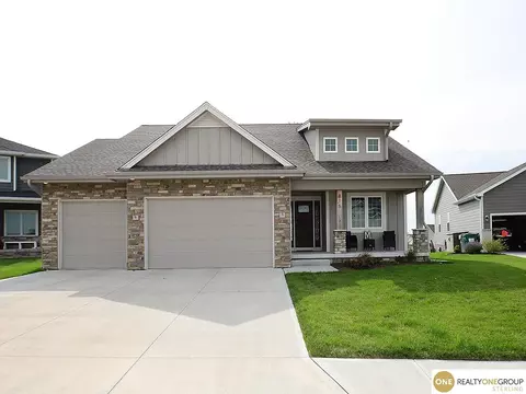 815 N 10th Ave, Springfield, NE 68059