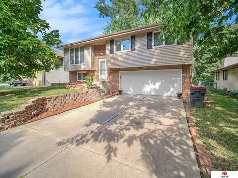 4710 S 58th St, Lincoln, NE 68516