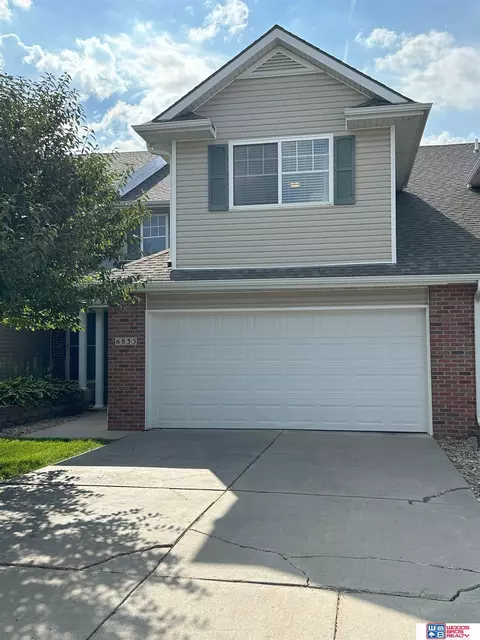 6835 S 90th St, Lincoln, NE 68526